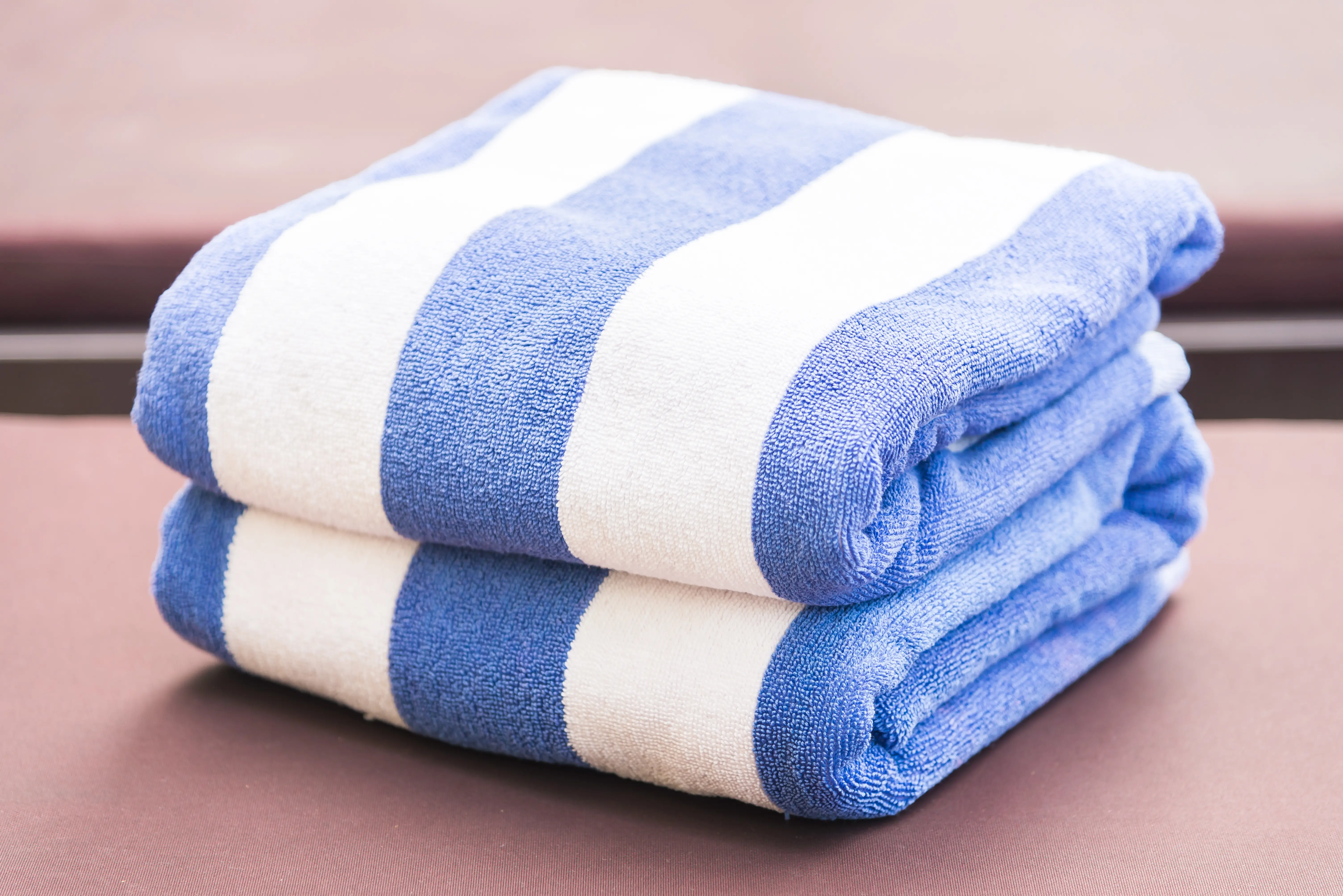 towel-bed-pool